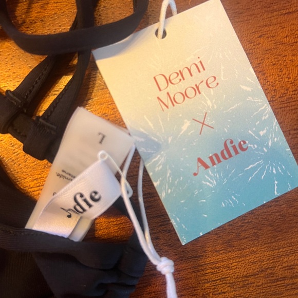 🌊 Andie x Demi Moore “The Cannes” Bikini Top — Black — Size L — NWT - Picture 2 of 4